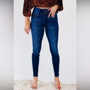 YMI NWT jeans size 5/27 dark wash